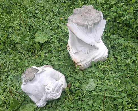 Вандалы повредили кладбище в Родниковском районе